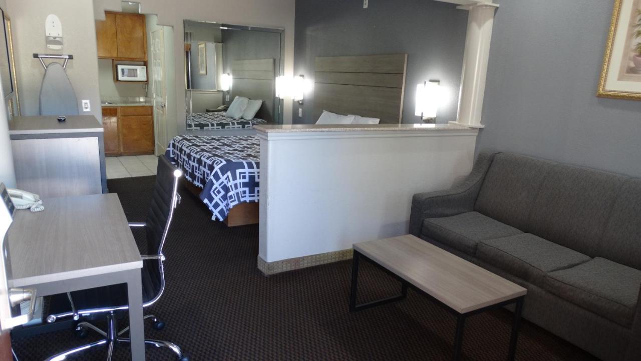 Regency Inn And Suites ฮัมเบิล ภายนอก รูปภาพ